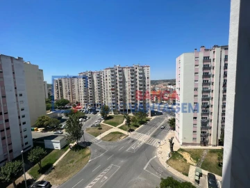 Apartamento T3 para Venda em Carregado e Cadafais