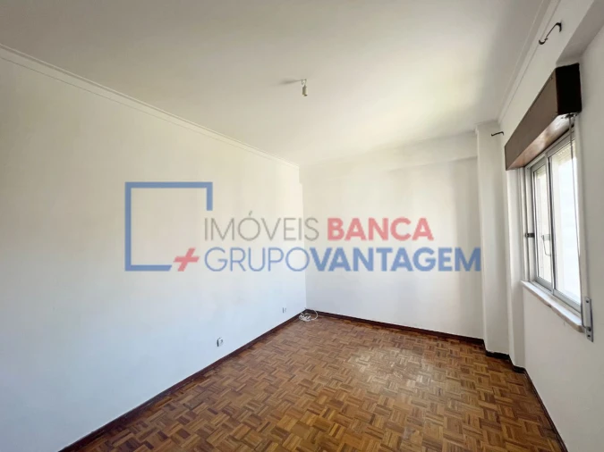 Apartamento T3 para Venda em Carregado e Cadafais Foto 11