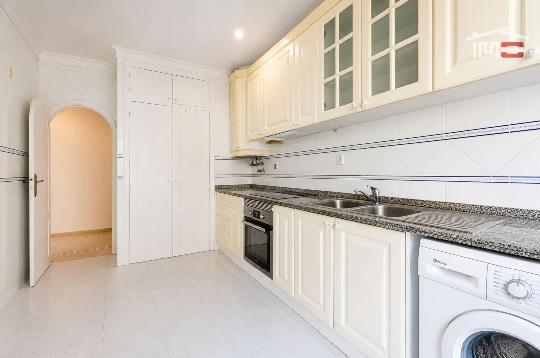 Apartamento T2 para Venda em Ramada e Caneças Foto 3