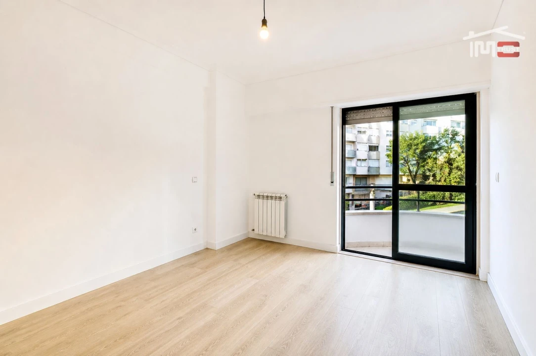 Apartamento T2 para Venda em Ramada e Caneças Foto 7