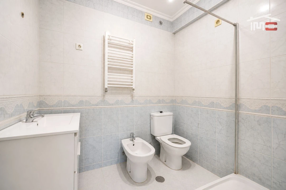 Apartamento T2 para Venda em Ramada e Caneças Foto 16