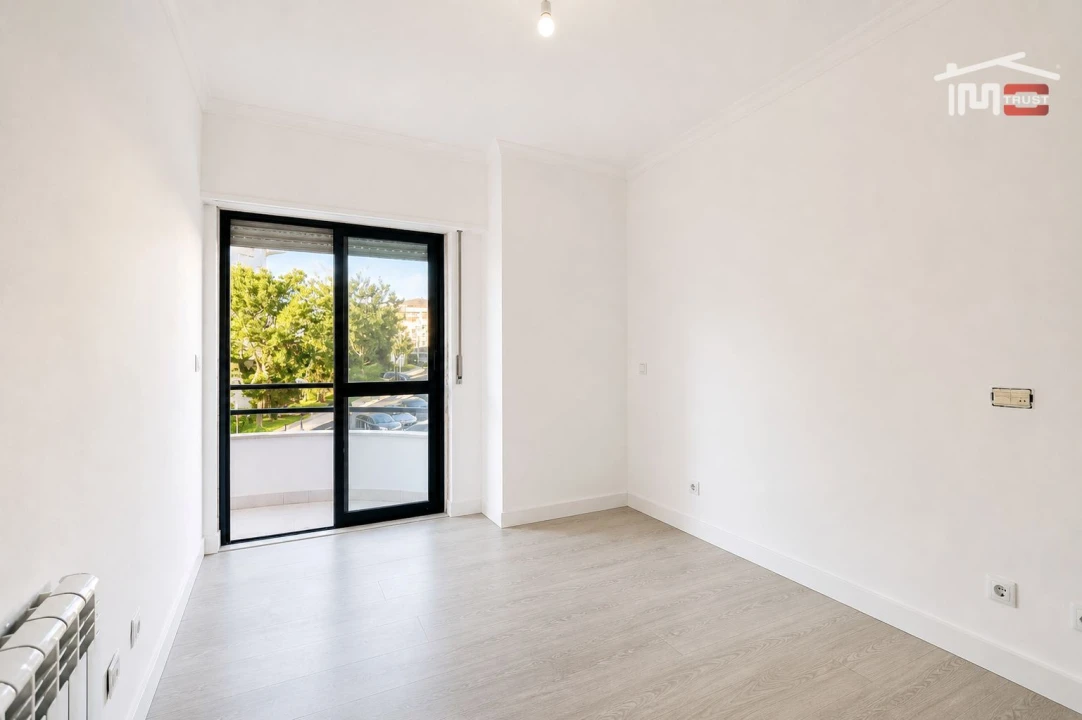 Apartamento T2 para Venda em Ramada e Caneças Foto 18