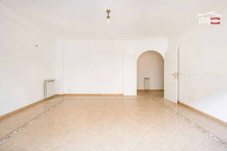 Apartamento T2 para Venda em Ramada e Caneças Foto 13