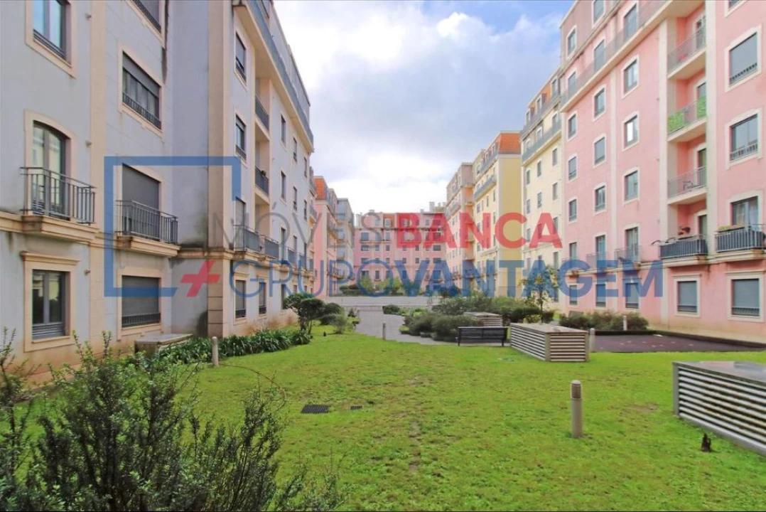 Apartamento T3 para Venda em Oliveira do Douro Foto 7