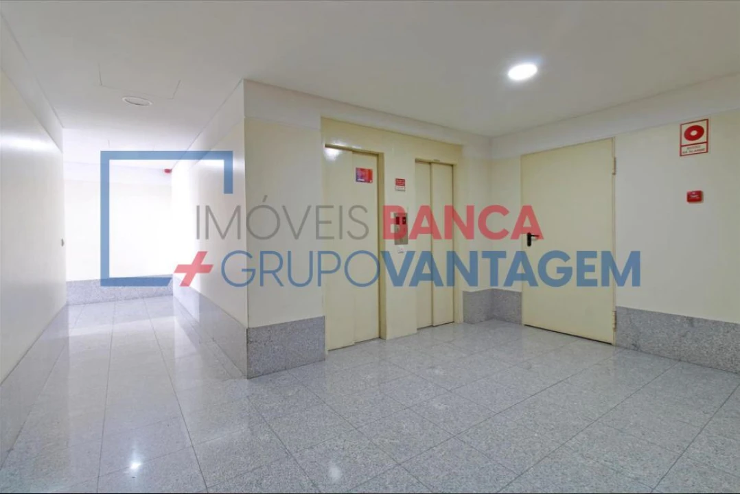 Apartamento T3 para Venda em Oliveira do Douro Foto 9