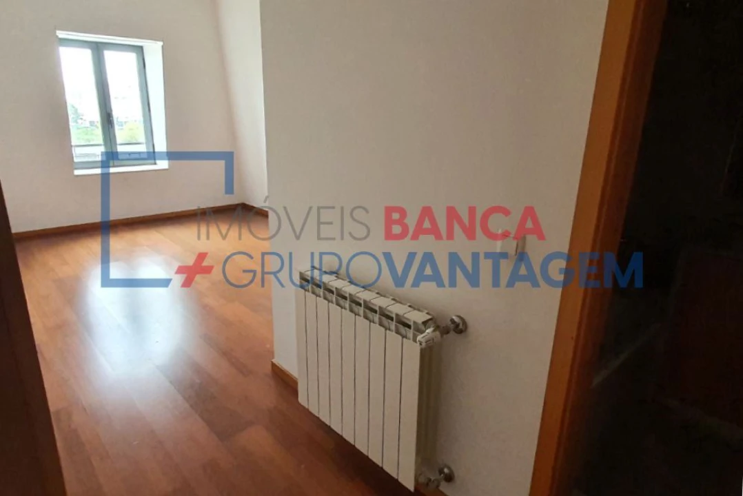 Apartamento T3 para Venda em Oliveira do Douro Foto 13