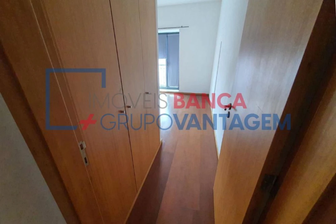 Apartamento T3 para Venda em Oliveira do Douro Foto 14