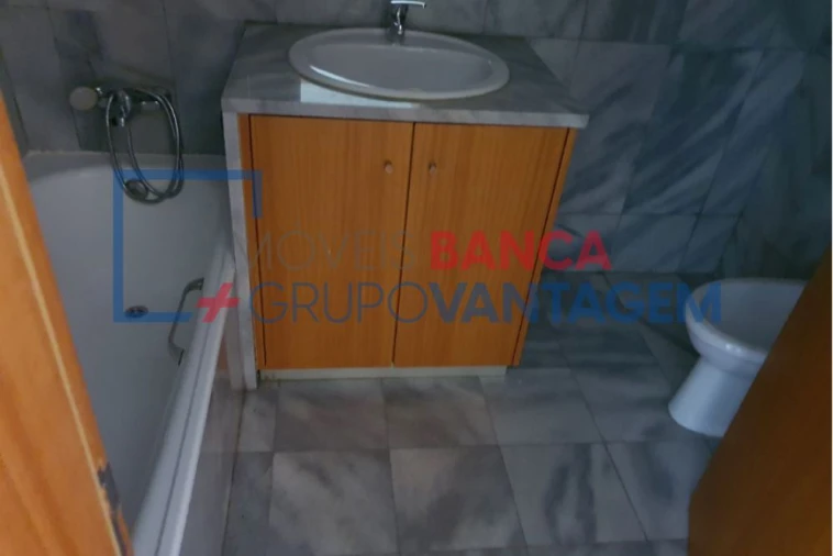 Apartamento T3 para Venda em Oliveira do Douro Foto 4