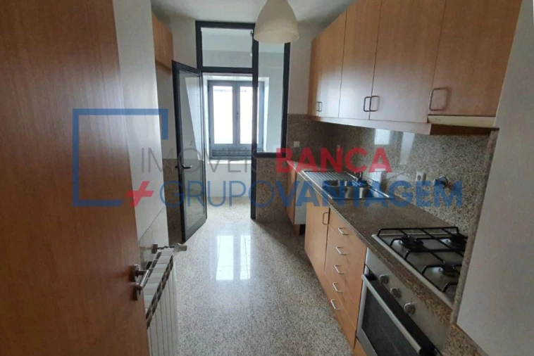 Apartamento T3 para Venda em Oliveira do Douro Foto 12