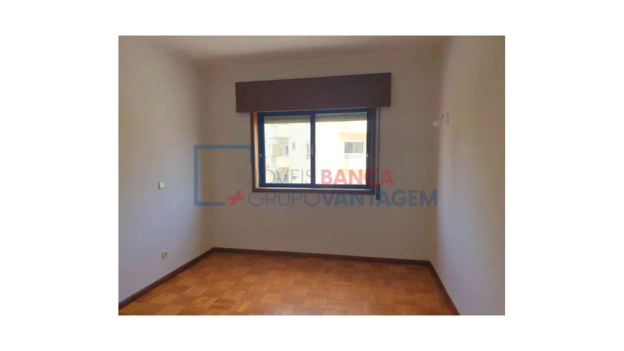 Apartamento T2 para Venda em Oliveira do Douro Foto 3