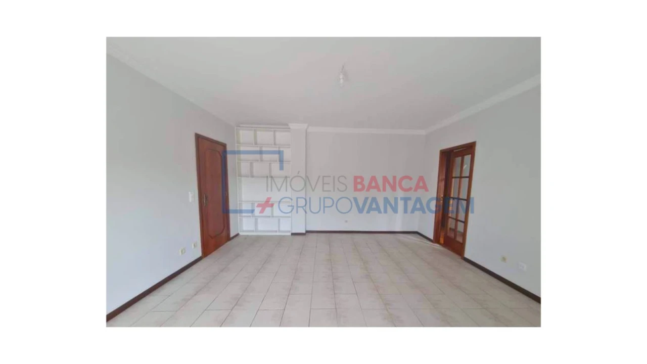 Apartamento T2 para Venda em Oliveira do Douro Foto 6