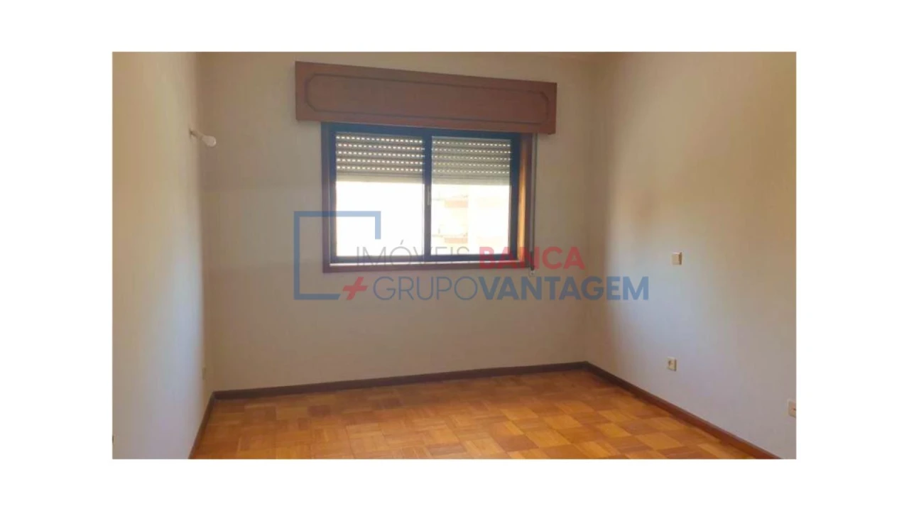 Apartamento T2 para Venda em Oliveira do Douro Foto 11
