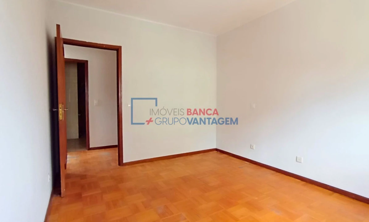 Apartamento T2 para Venda em Oliveira do Douro Foto 18