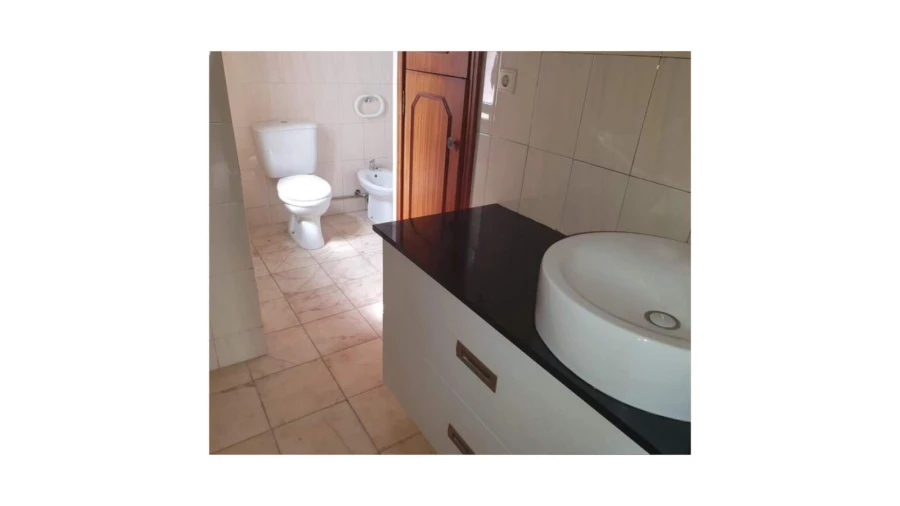 Apartamento T2 para Venda em Oliveira do Douro Foto 4