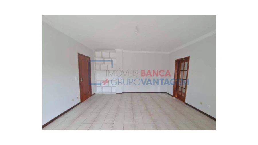 Apartamento T2 para Venda em Oliveira do Douro Foto 6