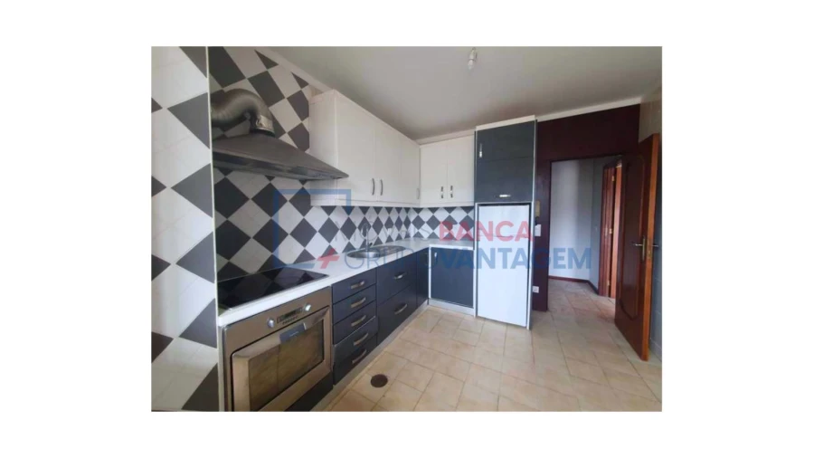 Apartamento T2 para Venda em Oliveira do Douro Foto 7