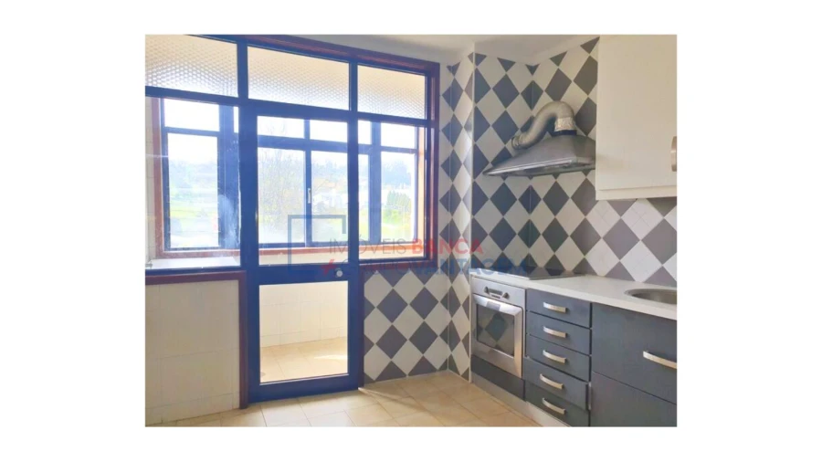 Apartamento T2 para Venda em Oliveira do Douro Foto 8