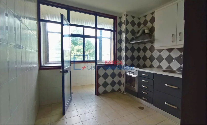 Apartamento T2 para Venda em Oliveira do Douro Foto 3