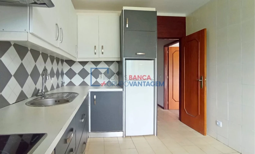 Apartamento T2 para Venda em Oliveira do Douro Foto 4
