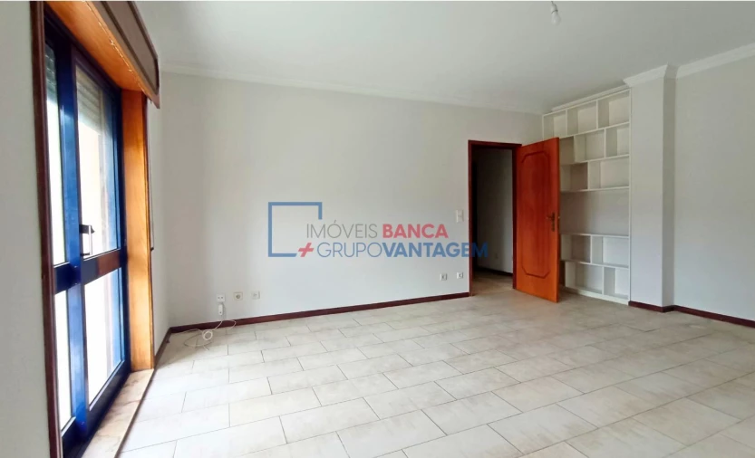 Apartamento T2 para Venda em Oliveira do Douro Foto 10