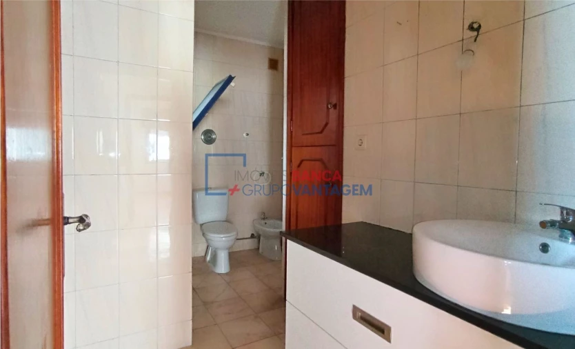 Apartamento T2 para Venda em Oliveira do Douro Foto 16