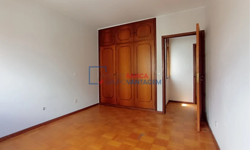 Apartamento T2 para Venda em Oliveira do Douro Foto 21