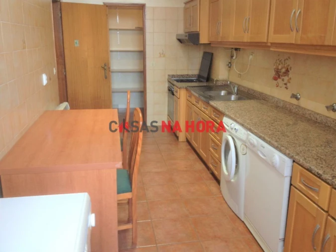 Apartamento T3 para Arrendamento em Viseu Foto 2