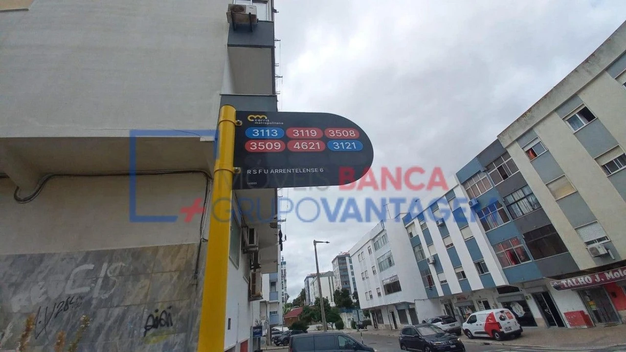 Apartamento T3 para Venda em Seixal, Arrentela e Aldeia de Paio Pires Foto 4