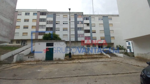 Apartamento T3 para Venda em Seixal, Arrentela e Aldeia de Paio Pires