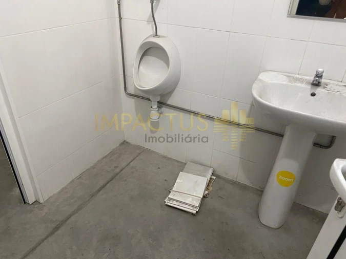 Loja para Arrendamento em Bougado (São Martinho e Santiago) Foto 8