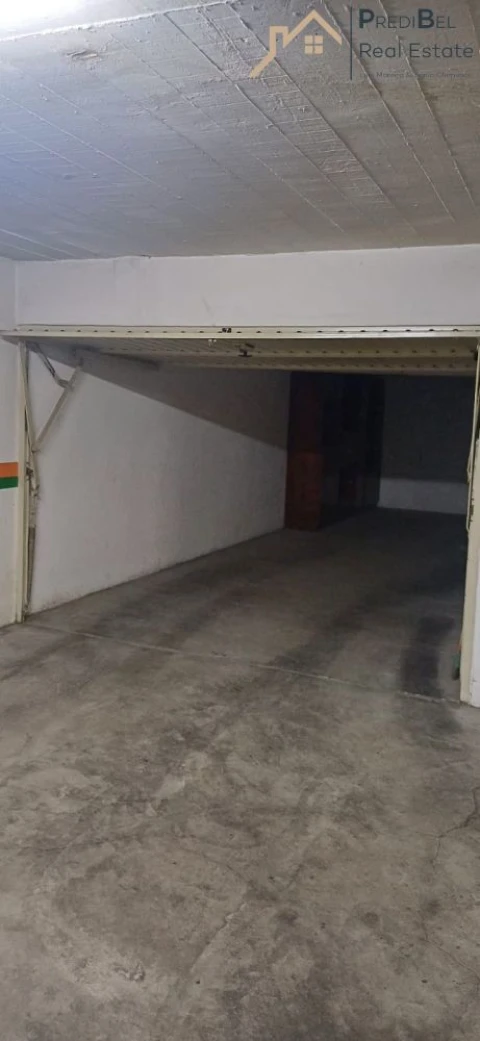 Garagem para Arrendamento em Algueirão-Mem Martins