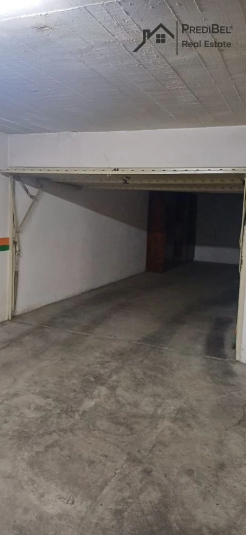 Garagem para Arrendamento em Algueirão-Mem Martins