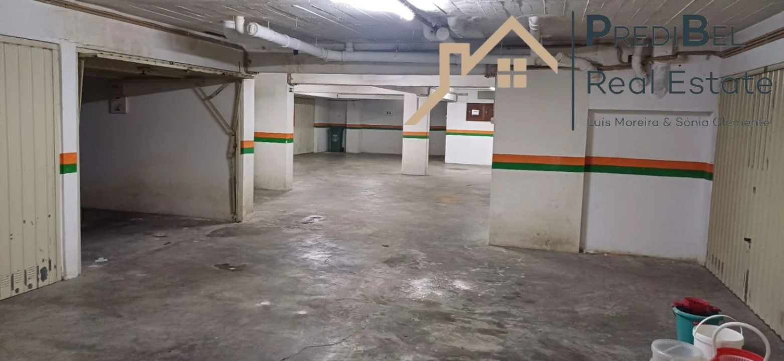Garagem para Arrendamento em Algueirão-Mem Martins Foto 1