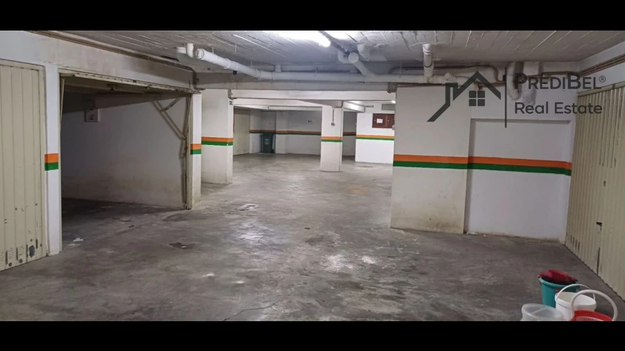 Garagem para Arrendamento em Algueirão-Mem Martins