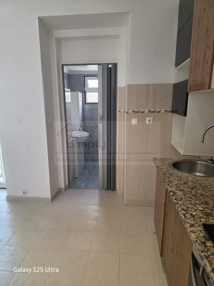 Apartamento T2 para Venda em Ajuda Foto 7
