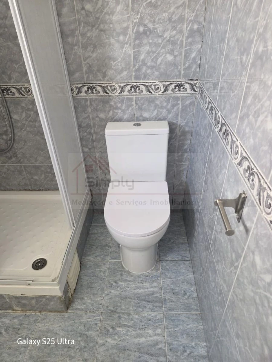Apartamento T2 para Venda em Ajuda Foto 4