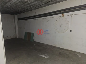 Garagem para Arrendamento em São João Baptista