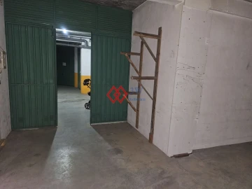 Garagem para Arrendamento em São João Baptista