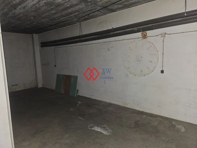 Garagem para Arrendamento em São João Baptista Foto 2
