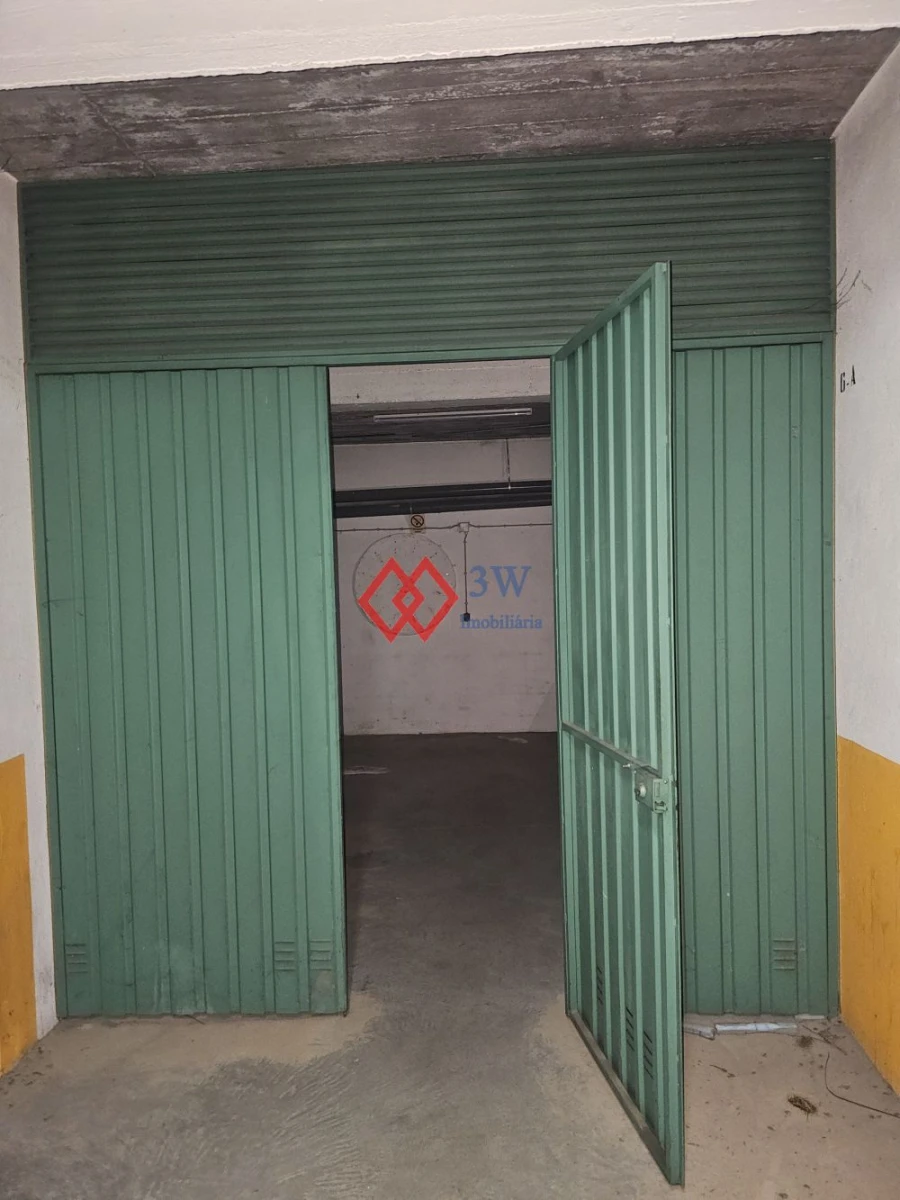 Garagem para Arrendamento em São João Baptista Foto 6