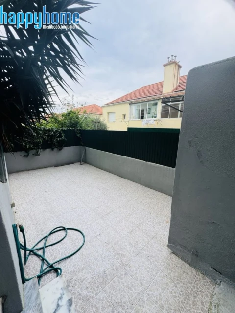 Apartamento T2 para Venda em Póvoa de Santo Adrião e Olival Basto