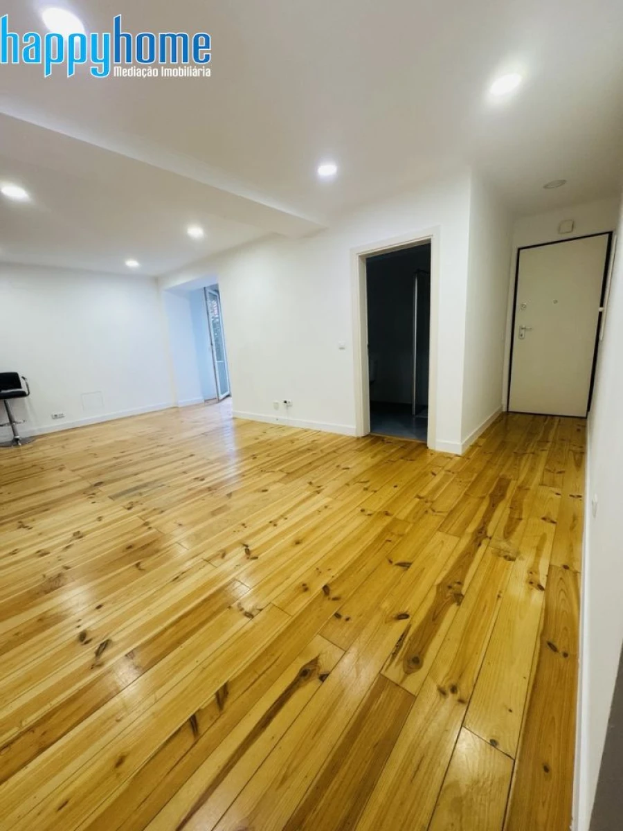 Apartamento T2 para Venda em Póvoa de Santo Adrião e Olival Basto Foto 14