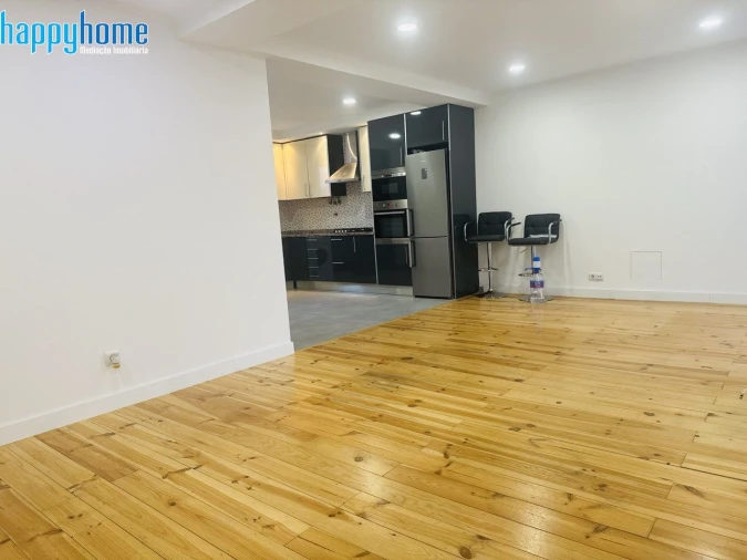 Apartamento T2 para Venda em Póvoa de Santo Adrião e Olival Basto Foto 3