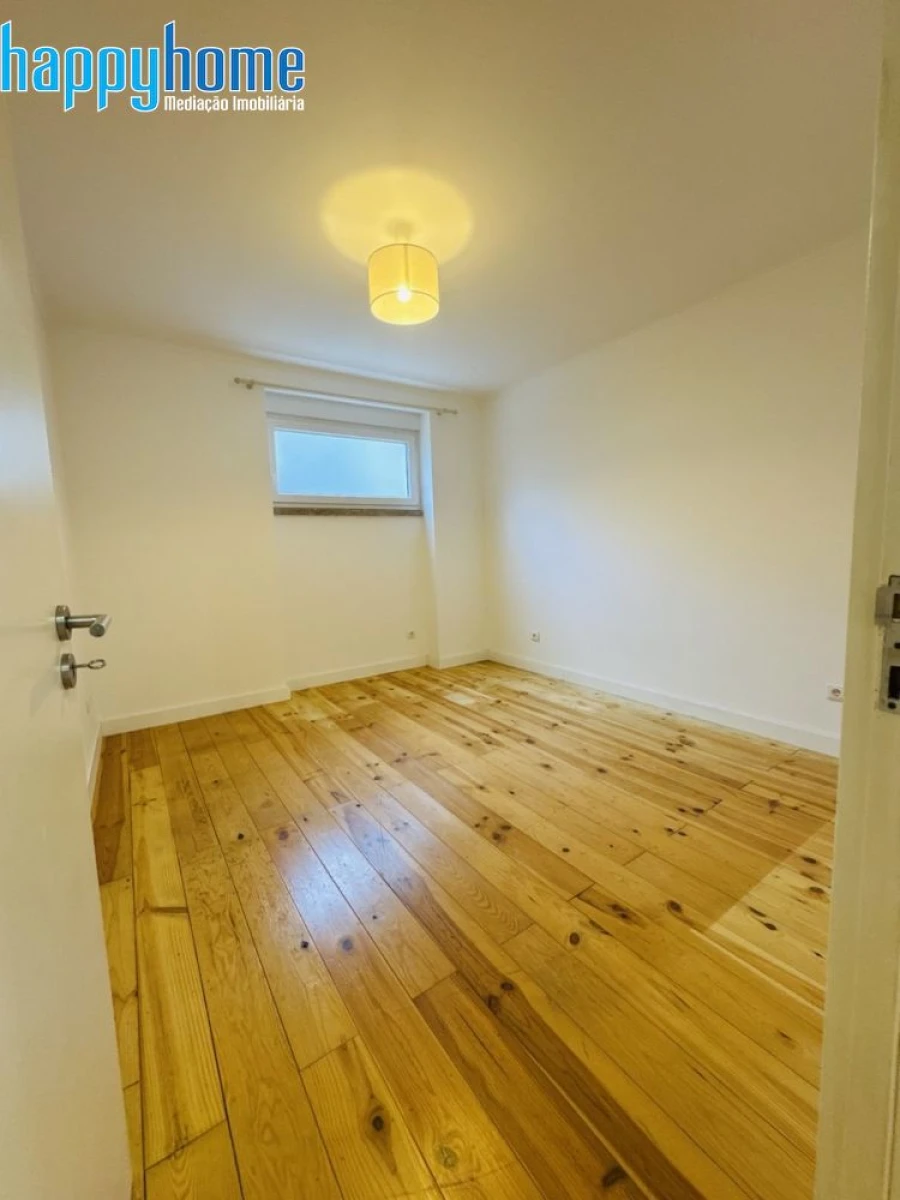 Apartamento T2 para Venda em Póvoa de Santo Adrião e Olival Basto Foto 10