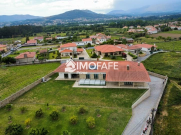 Moradia T6 para Venda em Santa Maria Maior e Monserrate e Meadela