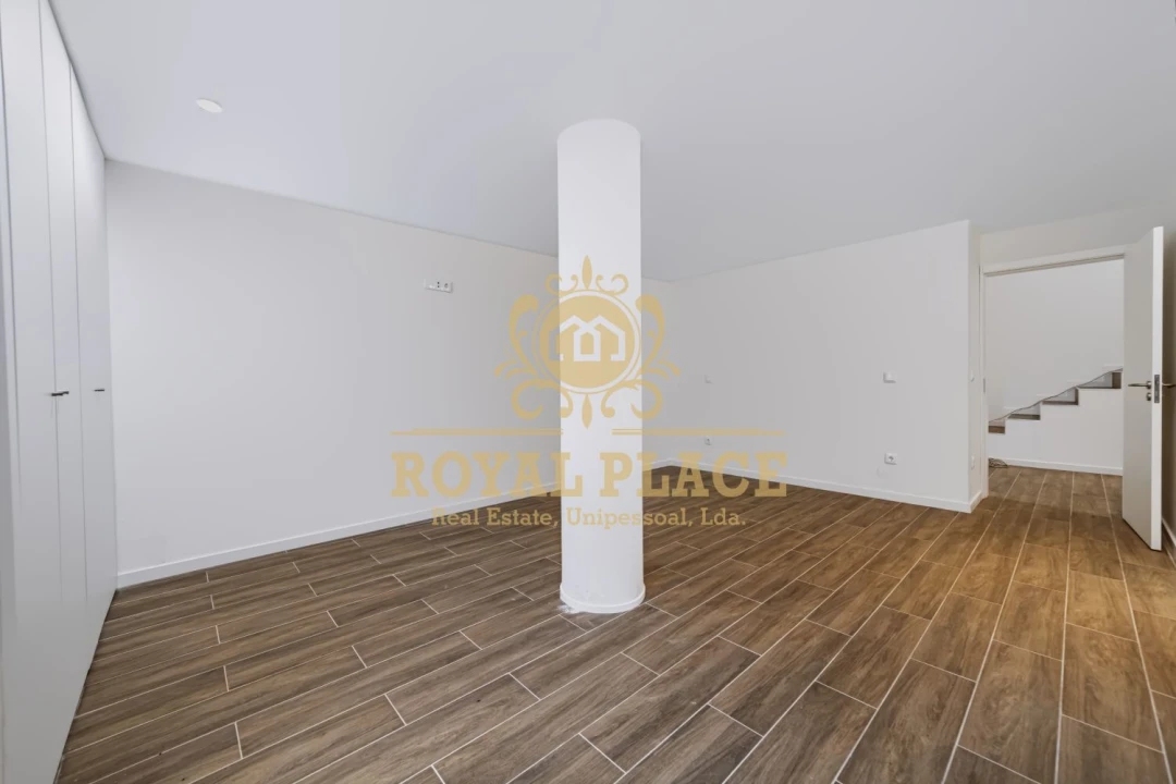 Apartamento T2 para Venda em Argoncilhe Foto 27