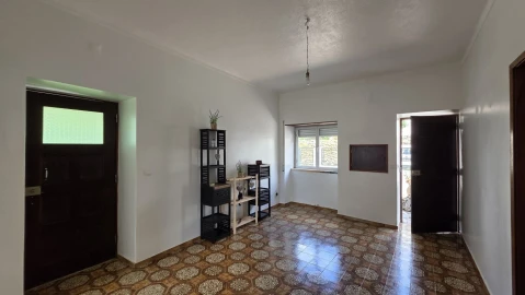 Moradia T2 para Venda em Chãos