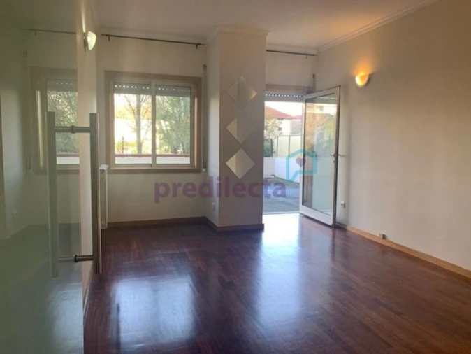 Apartamento T1 para Venda em Paranhos Foto 5