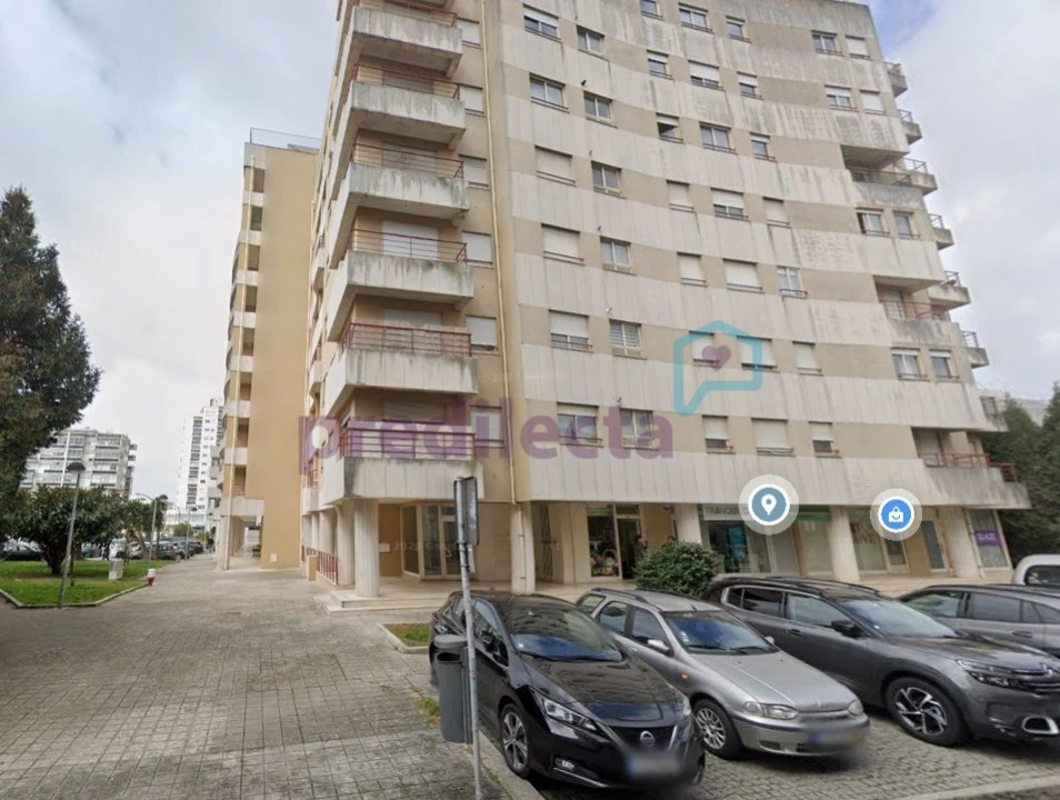 Apartamento T1 para Venda em Paranhos Foto 24