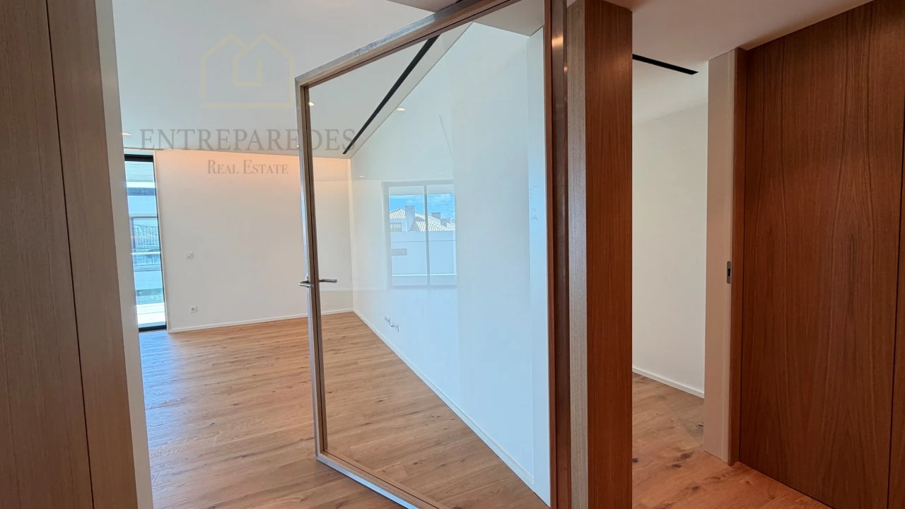 Apartamento T4 para Venda em Canidelo Foto 3